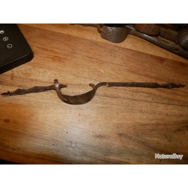 Pontet acier de fusil de chasse ancien  silex