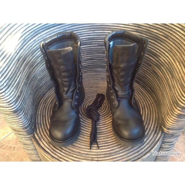 Rangers arm�e fran�aise mod�le "hiver" en taille 40.