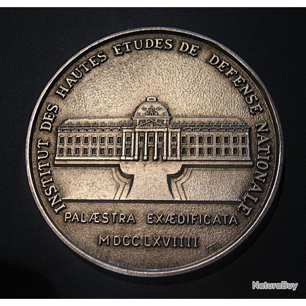 grosse medaille de bronze argent� "d�fense nationale" diametre 73 mm poids 160 grs