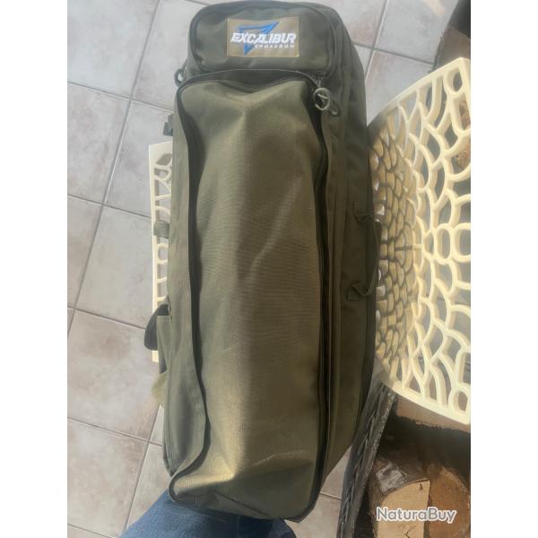 Vend arbalte escalibur comme neuve.  Tire 2 fois + 10 flches de chasse