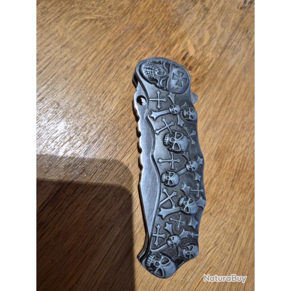 Couteaux tte de mort style chopper