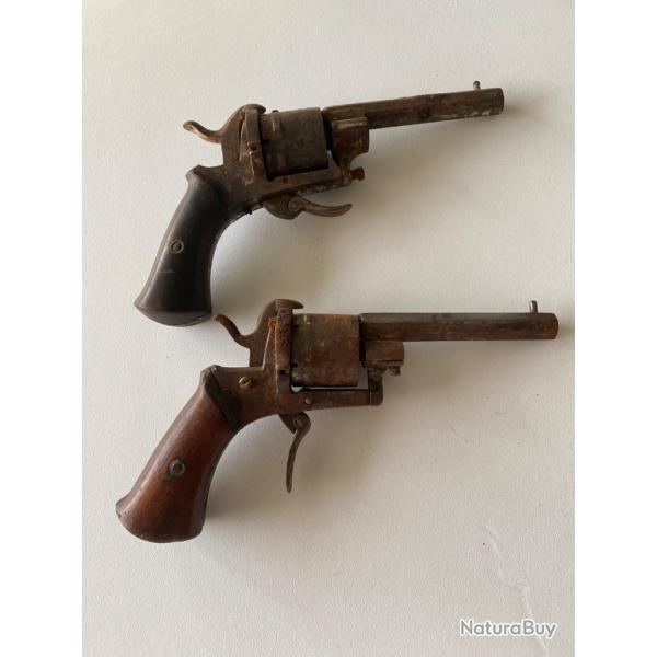 Revolvers  broche