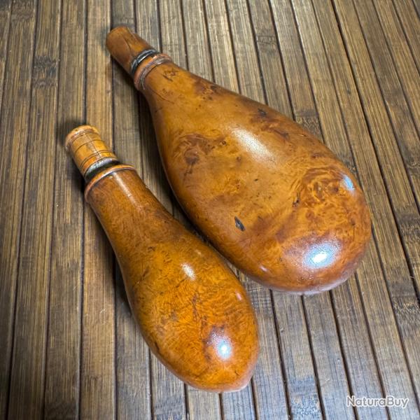 2 BELLES POIRES A POUDRE EN COLOQUINTE VERS 1800