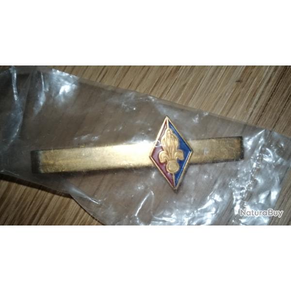 Pince � cravate l�gion �trang�re.
