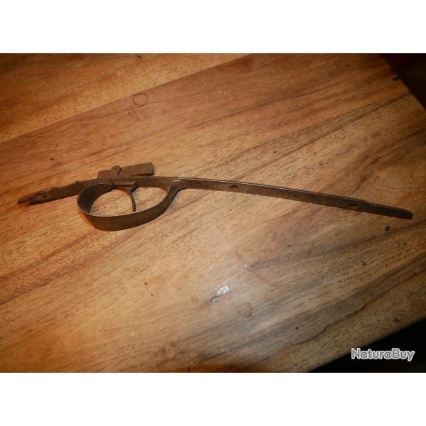Pontet en acier de fusil � percussion (une d�tente cass�e)