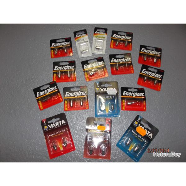 Nombreux paquets d'ampoules pour lampe torche