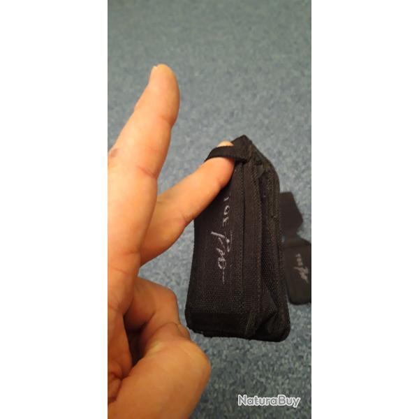 Deux �tui noir TOE PRO militaire gendarmerie