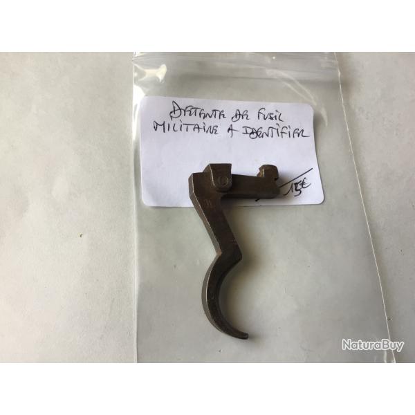 VENDU PAR LE-CUIRASSIER N25 DETENTE DE FUSIL MILITAIRE A IDENTIFIER