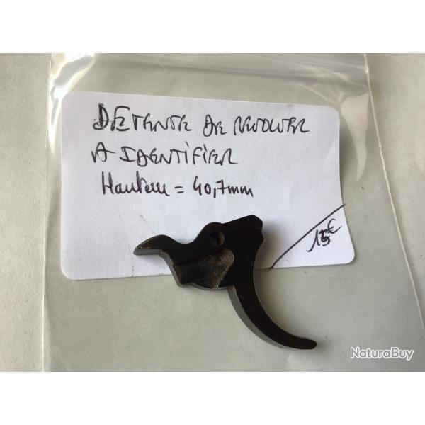 VENDU PAR LE-CUIRASSIER DETENTE DE REVOLVER  IDENTIFIER HAUTEUR 40,7 MM