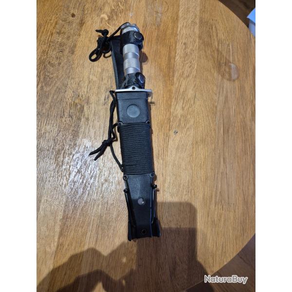 Couteaux poignard de survie