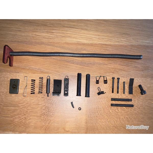 Lot de pi�ces pour PM UZI SMG