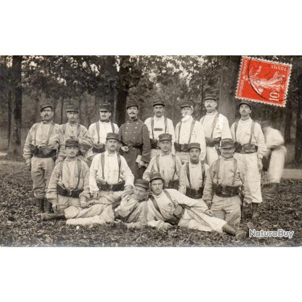 CPA -Photographie d'un groupe de soldats N�4264