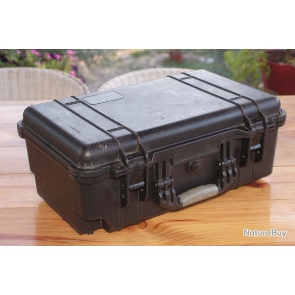 Valise type flycase pour 4 armes de poing
