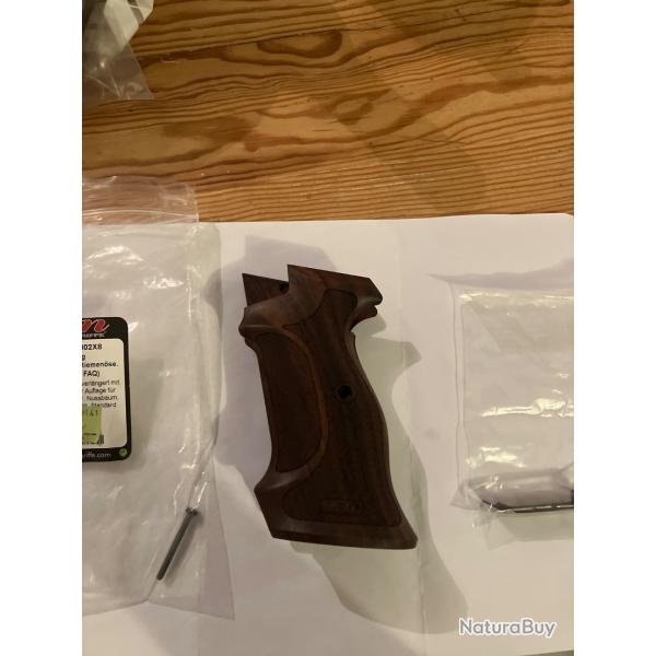 Poign�e bois ergonomique Karl Nill SIG P210 NEUF