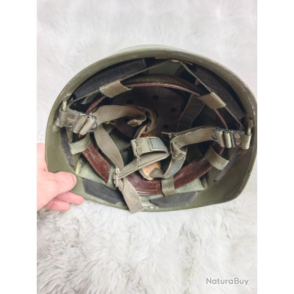 Casque d'infanterie franais F1 - 1979, complet avec coiffe, jugulaires et intrieur d'origine