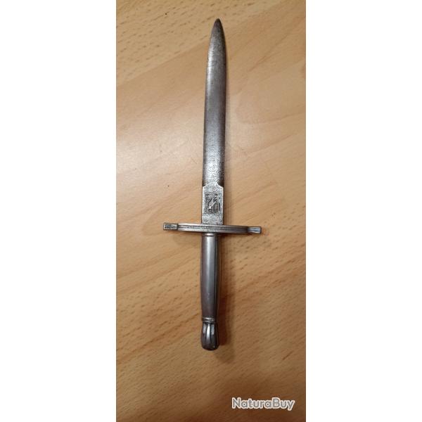 Dague en acier, pommeau et quillon  dcor de lignes incises, blason RHIN ET DANUBE sur la lame