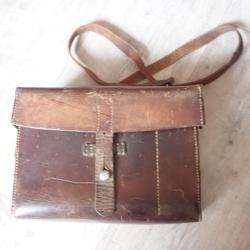 1913/52 Trousse de secours, infirmier suisse avec pansements, mat&eacute;riel m&eacute;dical, ...