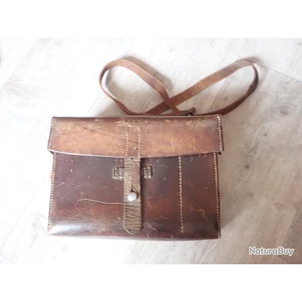 1913/52 Trousse de secours, infirmier suisse avec pansements, matriel mdical, ...