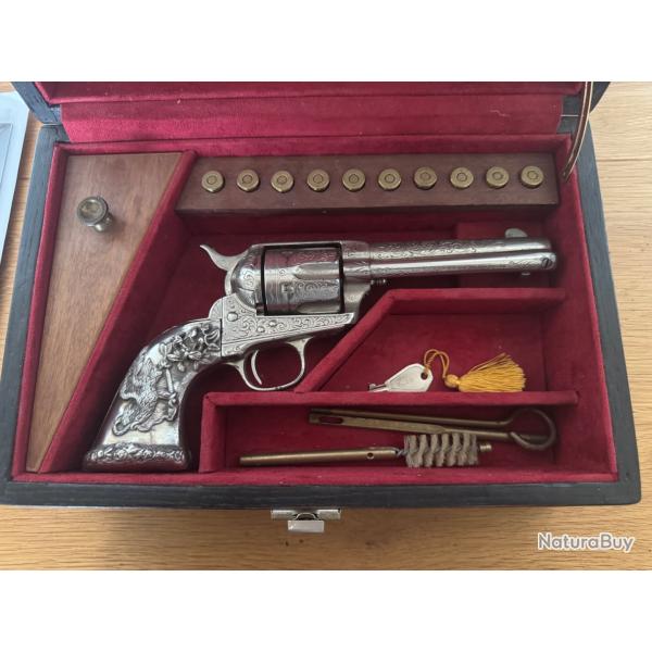 Colt 1873 ayant appartenu � ALAIN DELON.Colt Peacemaker 1873, calibre 45 Long Colt.