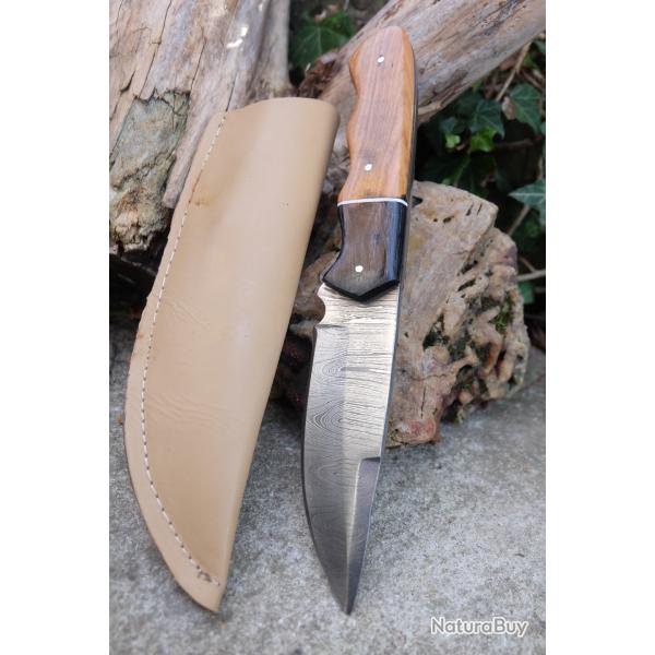 Skinner Bowie Couteau de Chasse Damas Lame 256 Couches Manche 2 Bois Fabric Artisanale Etui Cuir