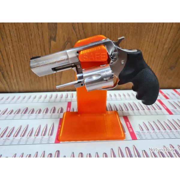 Support revolver / drapeau revolver