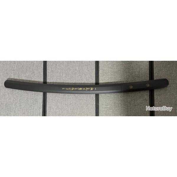 Wakizashi japonais noir d�coratif 74 cm - Lame acier l�g�rement aff�t�e, calligraphie Bushido dor�e