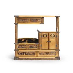 CHIGAIDANA LUXUEUX PETIT CABINET DE PRESENTATION EN LAQUE NASHIJI - JAPON MEIJI Collection Japon XIX