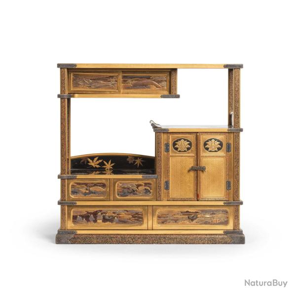 CHIGAIDANA LUXUEUX PETIT CABINET DE PRESENTATION EN LAQUE NASHIJI - JAPON MEIJI Collection Japon XIX