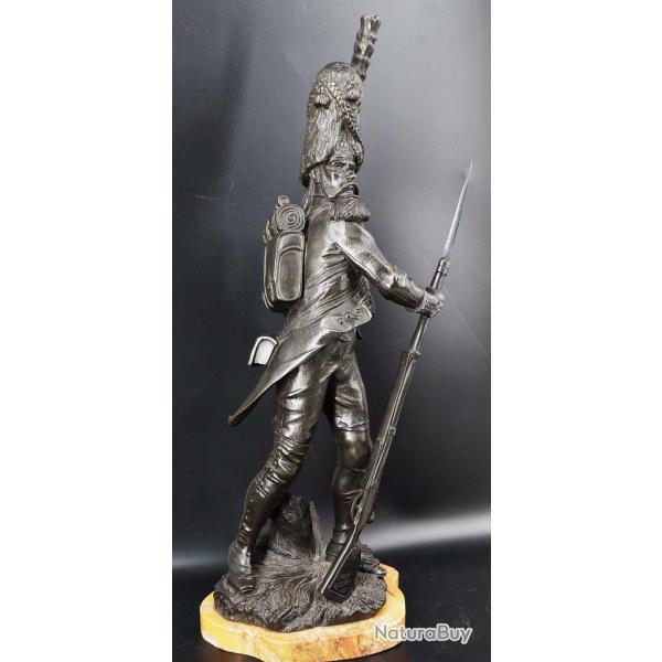 GRENADIER DE LA VIEILLE GARDE IMPEIRALE DE NAPOLEON Ier BRONZE SOLDAT PAR LUCA MADRASSI 1848 - 1919 