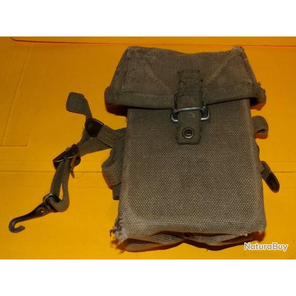 ARMEE AMERICAINE U.S : PORTE MAGASINS POUR  M 14, TAMPON DANS LE RABAT PEU LISIBLE  , VENDU EN BON E