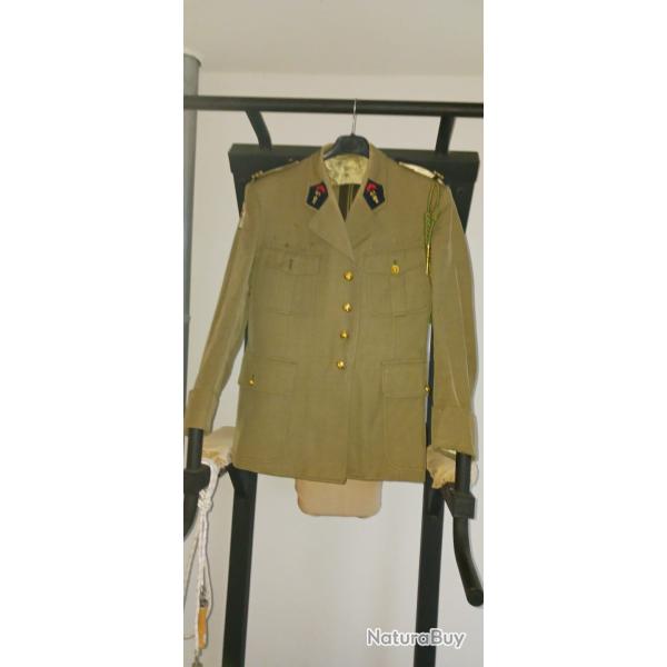 Tenue de sortie hiver de l'arme de terre. Porte jusqu' la fin des annes 80.