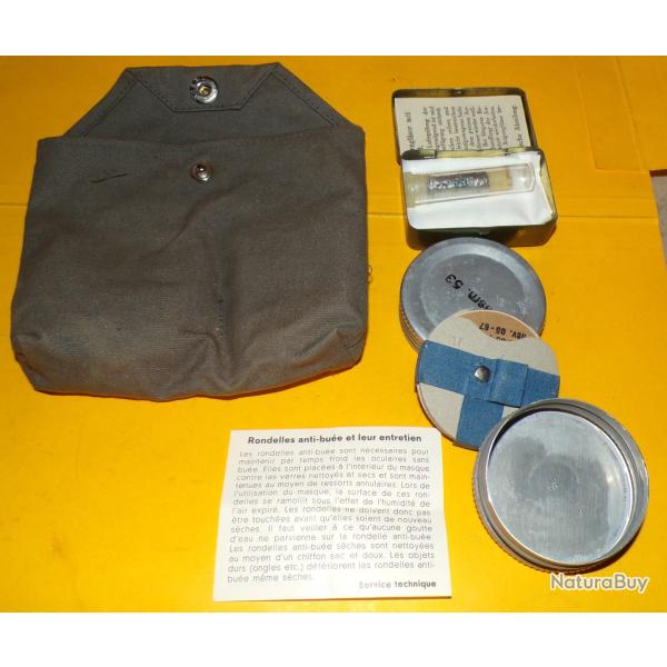 POCHETTE KIT DE NETTOYAGE POUR MASQUE NBC DE L'ARMEE SUISSE , BON ETAT VOIR PHOTOS .POUR TOUT RENSEI