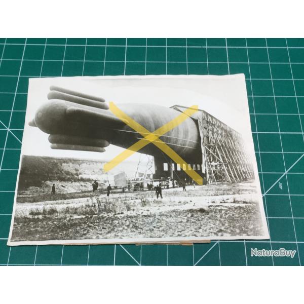 DIRIGEABLE VILLE DE PARIS DANS LE HANGAR PHOTO  PRESSE 1928 TAMPON INTERNATIONAL NEWS REEL NEW YORK