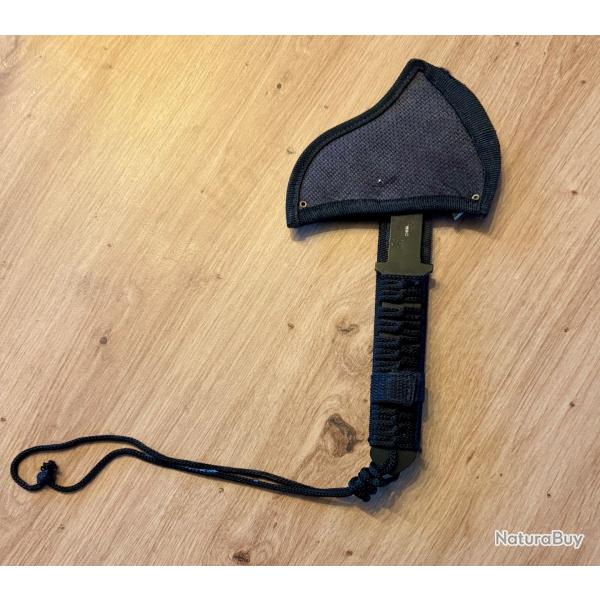 Hache � lancer - Kombat TacticalHache � lancer de Combat tactique.