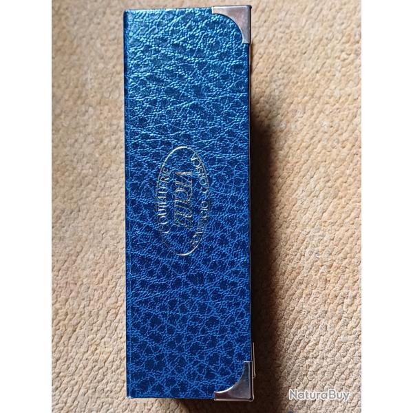 Couteau pliant artisanal Zuria Gilles.Damas manche en corne de buffle et argent