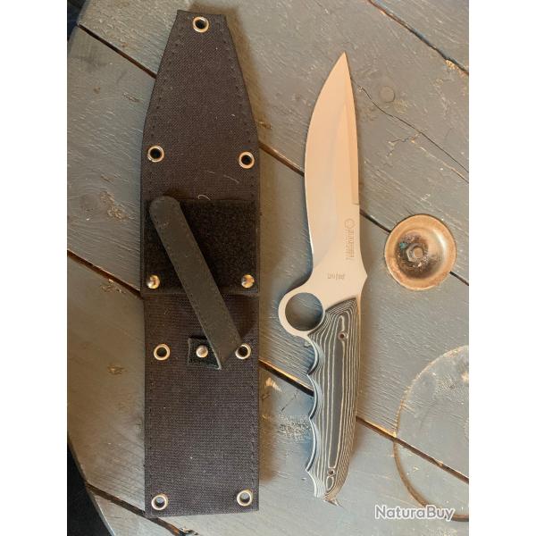 Couteau Delta Defender