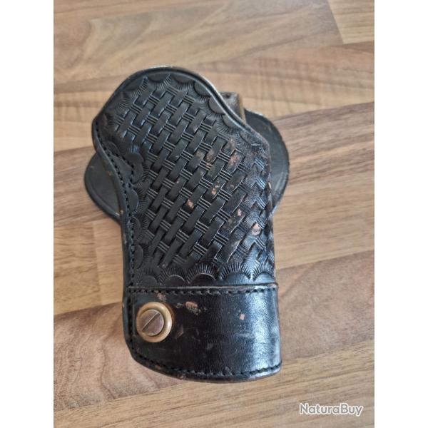 Holster cuir