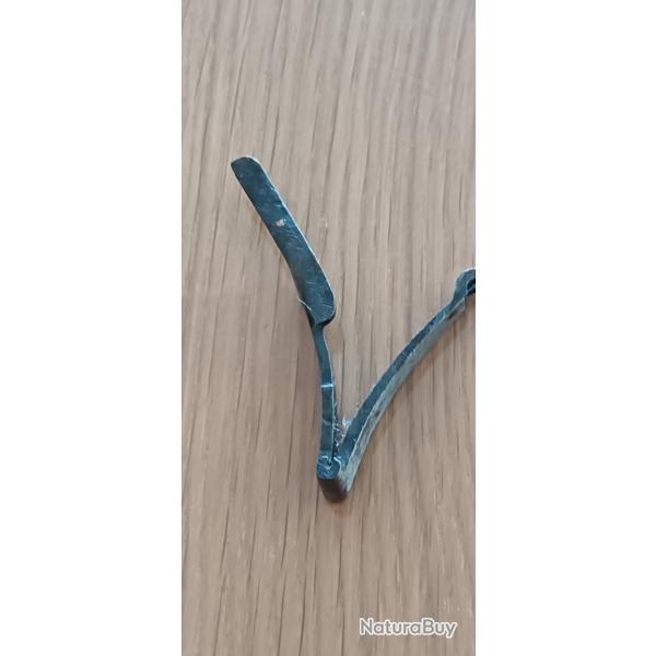 RESSORT EN "V"  LOT 39