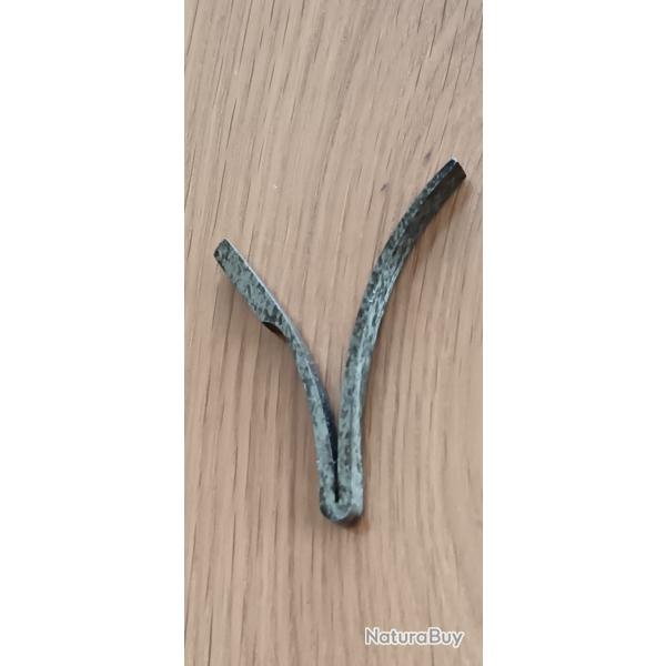 RESSORT EN "V"  LOT 41