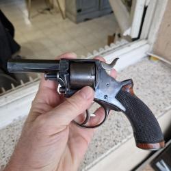 Tr&egrave;s rare revolver William Tranter 1868 Anglais &agrave; percussion centrale calibre 380 /idem 9mm .