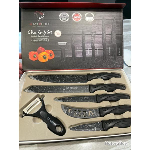 Set couteaux de cuisine NEUF....1 Euro