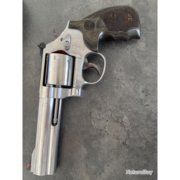 Revolver SMITH & WESSON 686 PLUS 3-5-7 Magnum Series 5" cal.357 mag -38 Sw Special