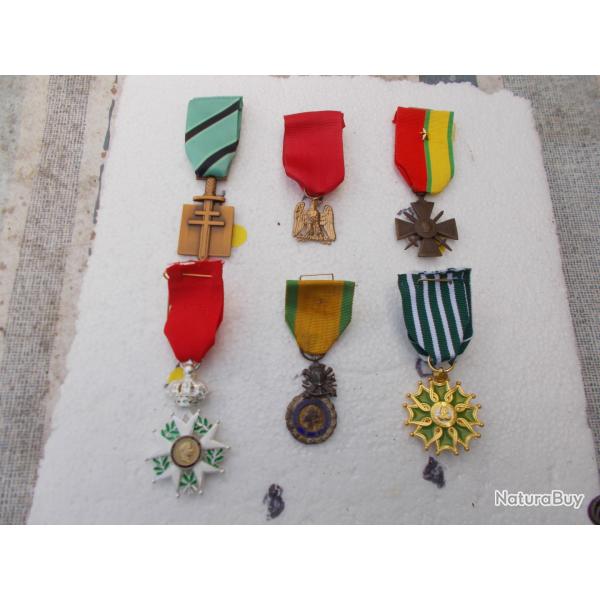 lot de 6 mdailles (vente  l'unit) militaires,tat neuf,me demander les prix!!!!