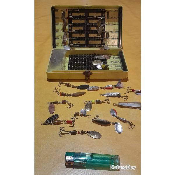 Lot de 30 cuill�res de p�che + bo�te