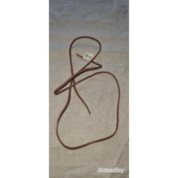 1  lacet cuir pour �tui de colt ou couteau US      1,05  cm
