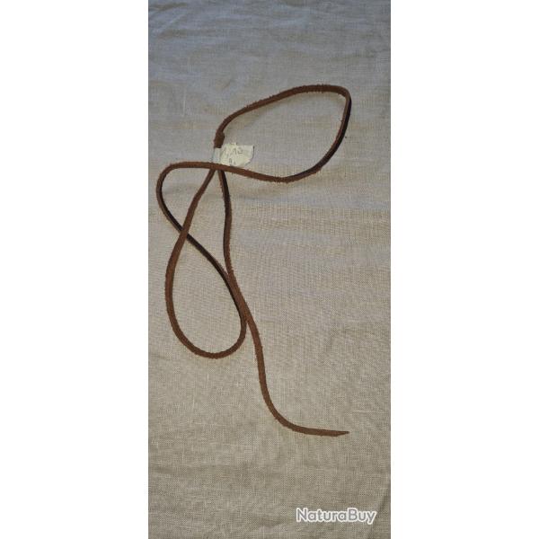 1  lacet cuir pour �tui de colt ou couteau US      1,10  cm (2)