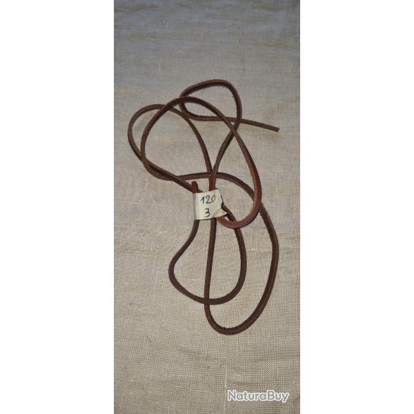 1  lacet cuir pour �tui de colt ou couteau US      1,20 cm