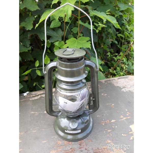 LAMPE � P�TROLE OLIVE 28 CM