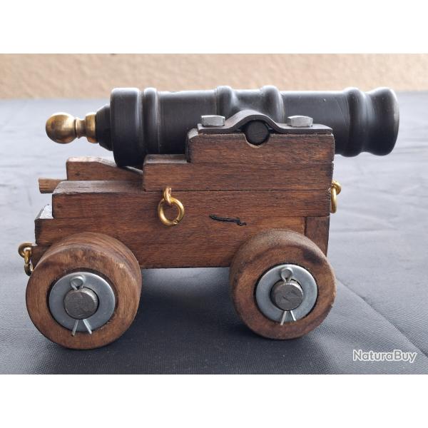 Reproduction de canon naval