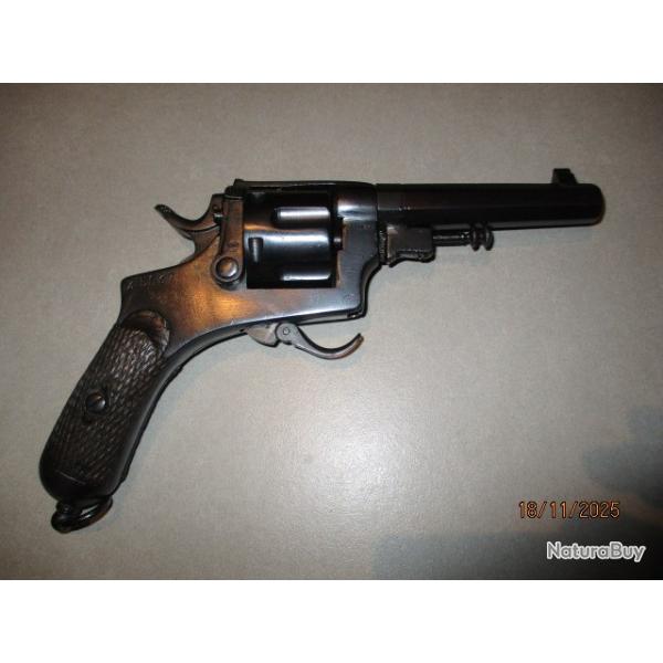 Superbe revolver rglementaire Glisenti Bodeo modle 1889 de troupe, calibre 10,35 mm.